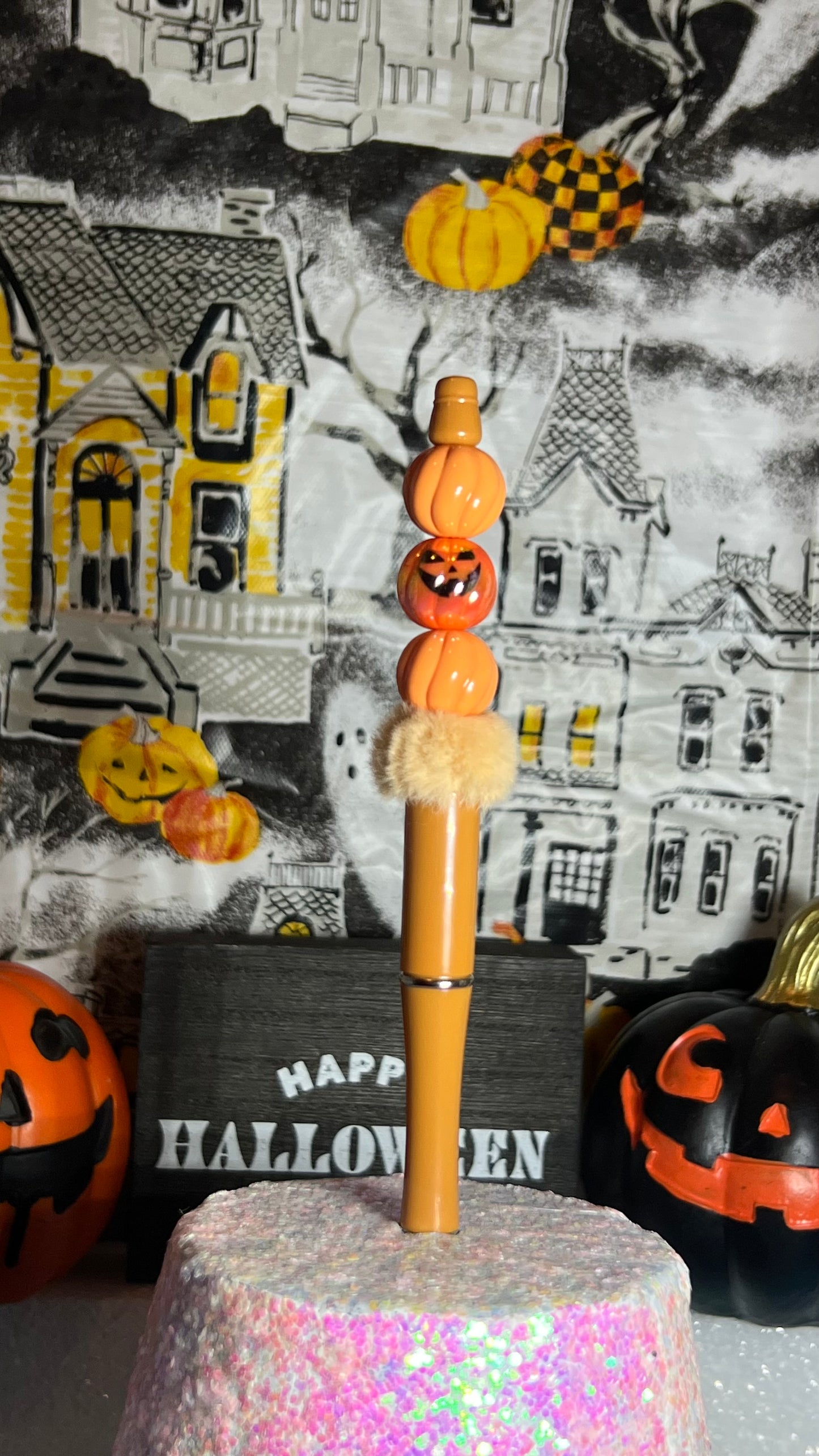 F: pumpkin beadable pen